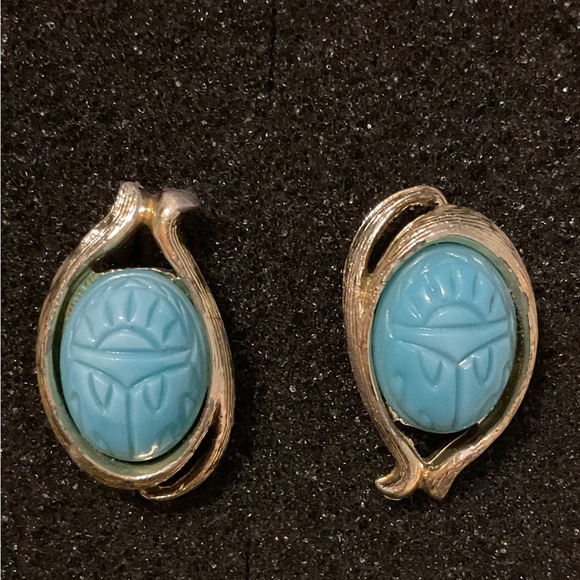 Oval Scarab Cuff Links In Blue & Gold - Picture 3 of 4